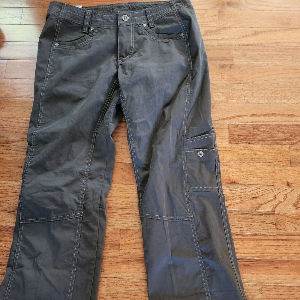 kuhlkurve olive green relaxed fit pants size 8 (32 waist x 28.5 length)